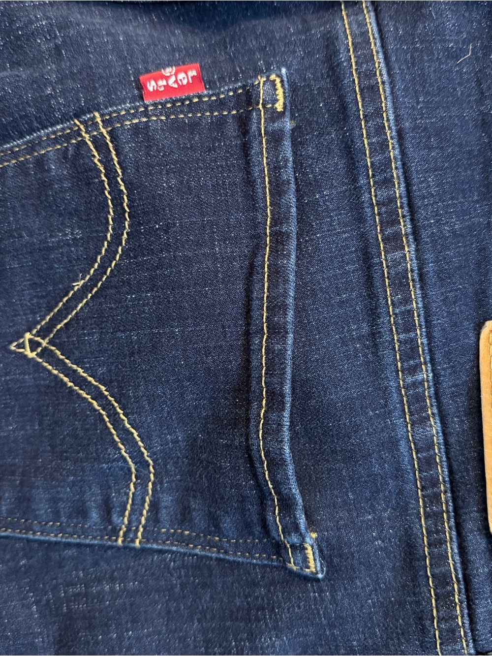 Levi's Women's Dark Indigo Boot-Cut Jeans - Picture 3 of 4